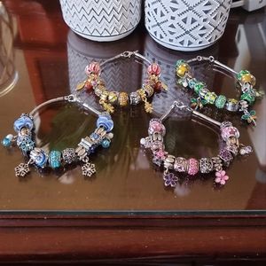 Seasonally themed charm bracelets